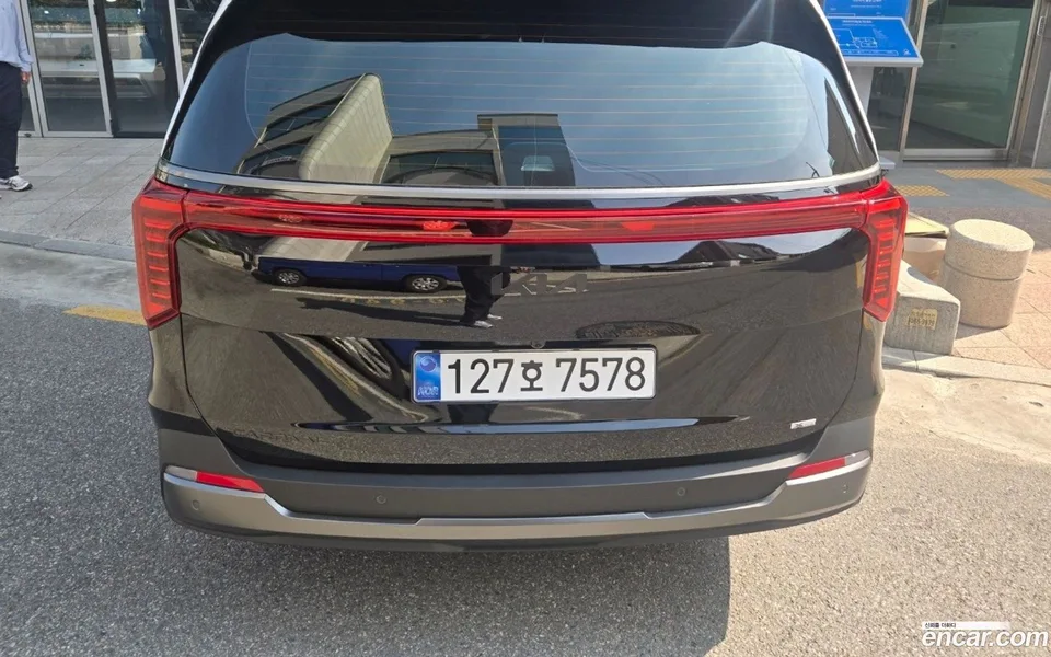 Kia Carnival HEV 9 X Line 2026 — thumbnail 2