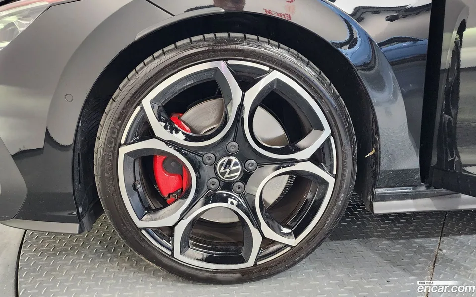 Volkswagen Golf 2.0 GTI 2025 — миниатюра 2