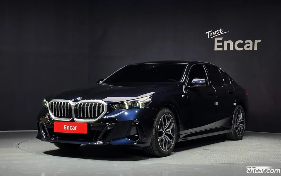 BMW 5 Series 520i M 2025 — photo 1, buy with delivery to Moscow