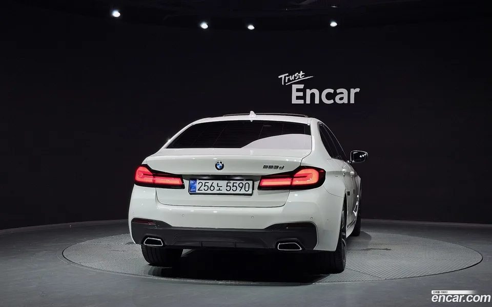 BMW 5 Series 523d M 2022 — thumbnail 4