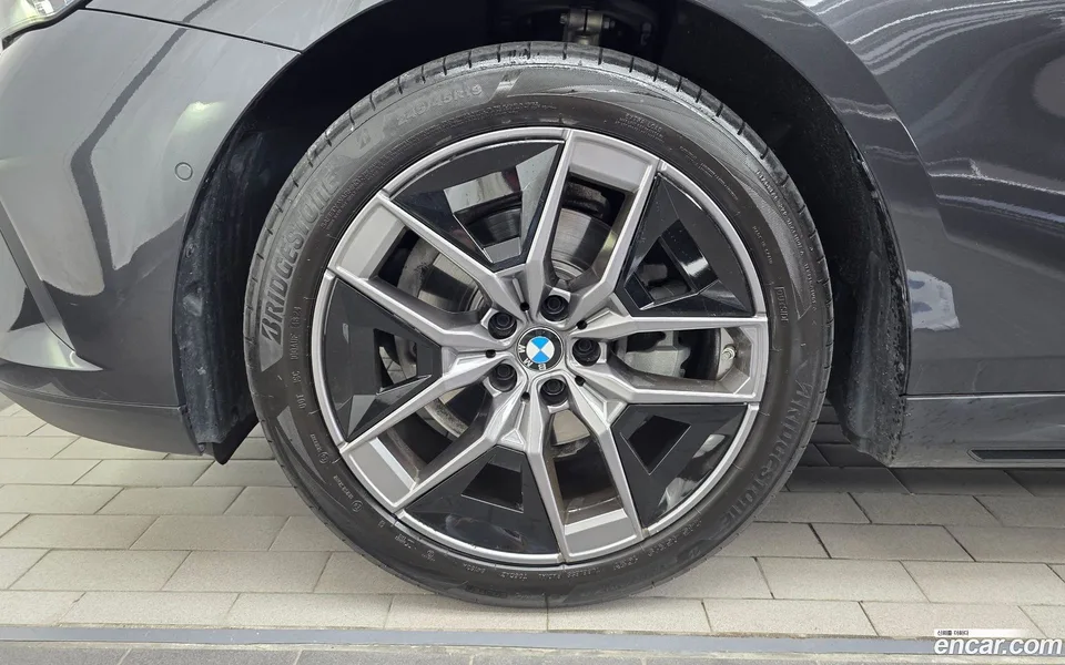 BMW 5 Series 520i 2025 — миниатюра 2