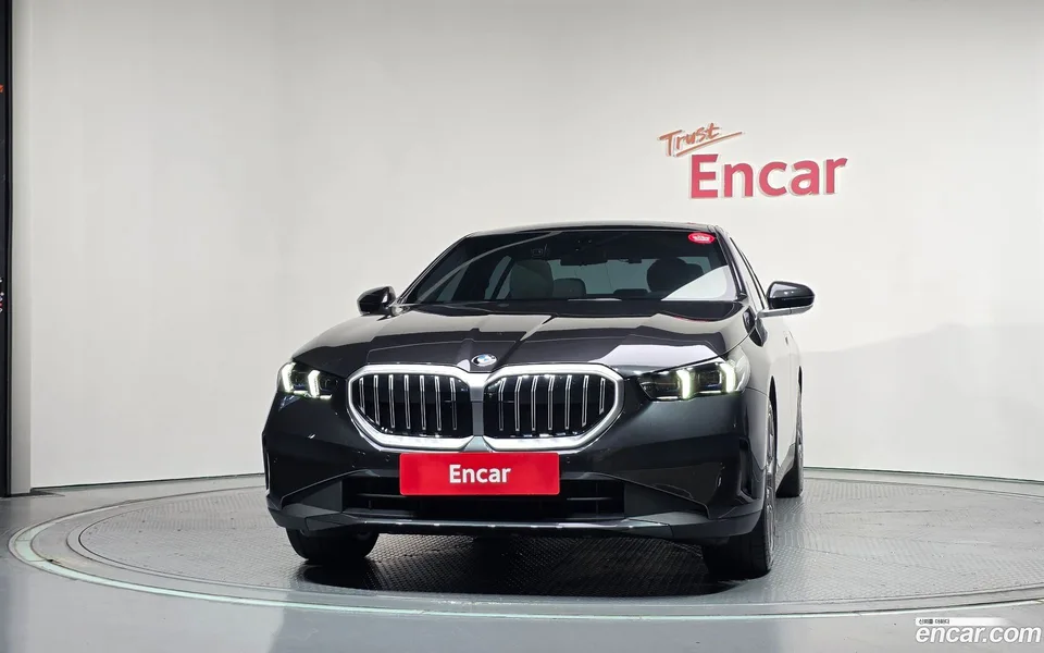 BMW 5 Series 520i 2025 — миниатюра 3