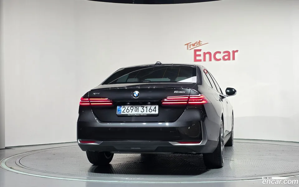BMW 5 Series 520i 2025 — миниатюра 4
