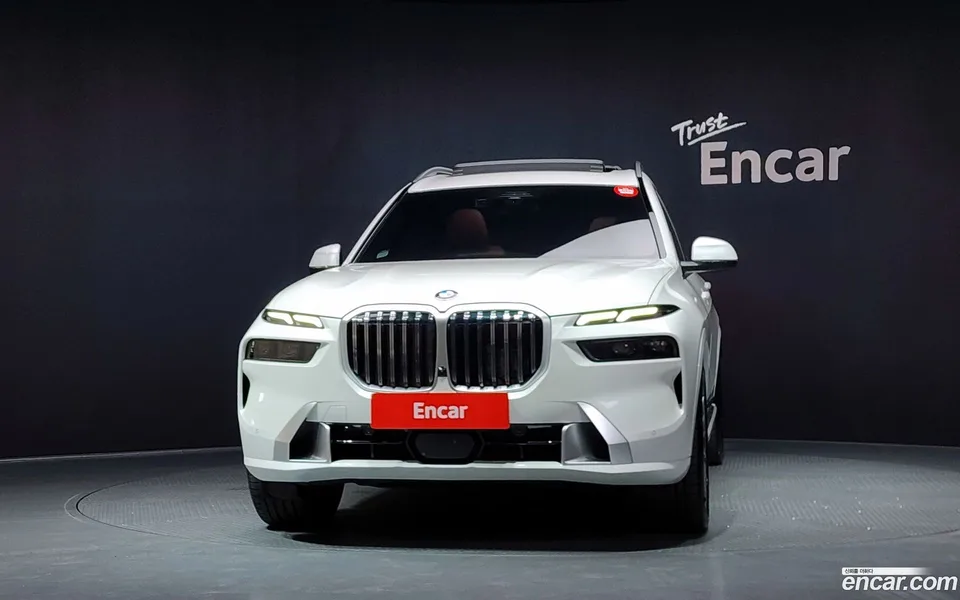 BMW X7 xDrive 40i 7 2024 — thumbnail 3