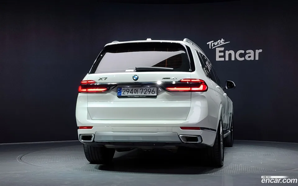 BMW X7 xDrive 40i 7 2024 — thumbnail 4