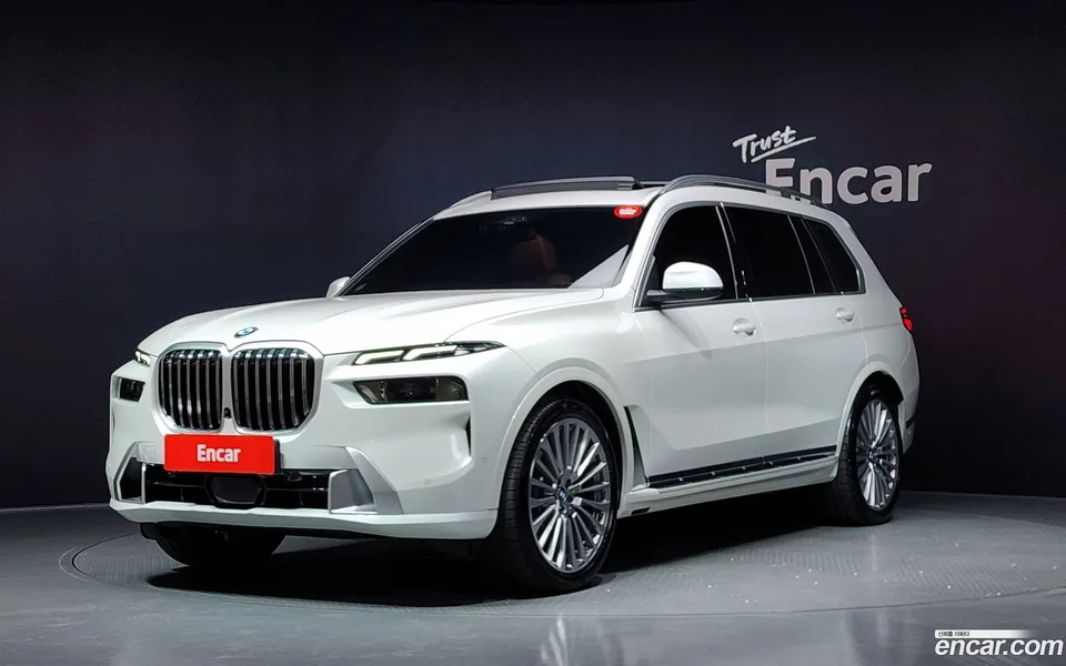 BMW X7 xDrive 40i 7 2024 — photo 1, buy with delivery to Moscow