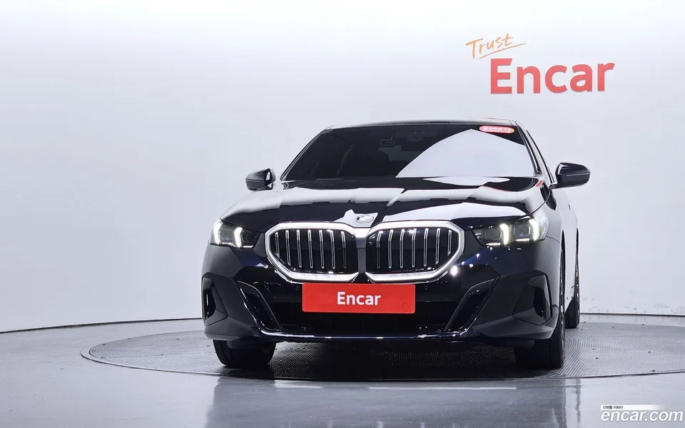 BMW 5 Series 530i xDrive M 2025 — thumbnail 3