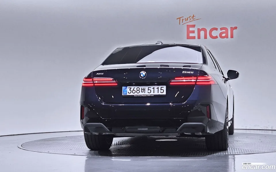 BMW 5 Series 530i xDrive M 2025 — thumbnail 4