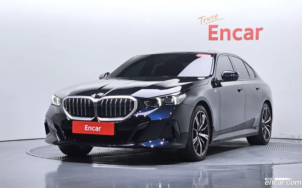 BMW 5 Series 530i xDrive M 2025 — photo 1, buy with delivery to Moscow