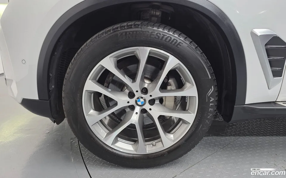 BMW X5 xDrive 30d xLine 2024 — thumbnail 2