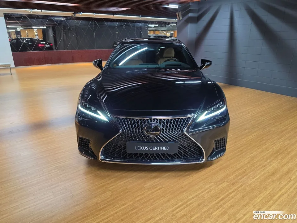 Lexus LS 500 3.5 AWD 2025 — thumbnail 3
