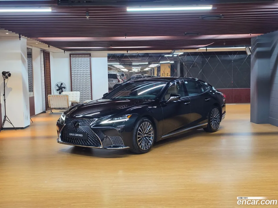 Lexus LS 500 3.5 AWD 2025 — photo 1, buy with delivery to Moscow