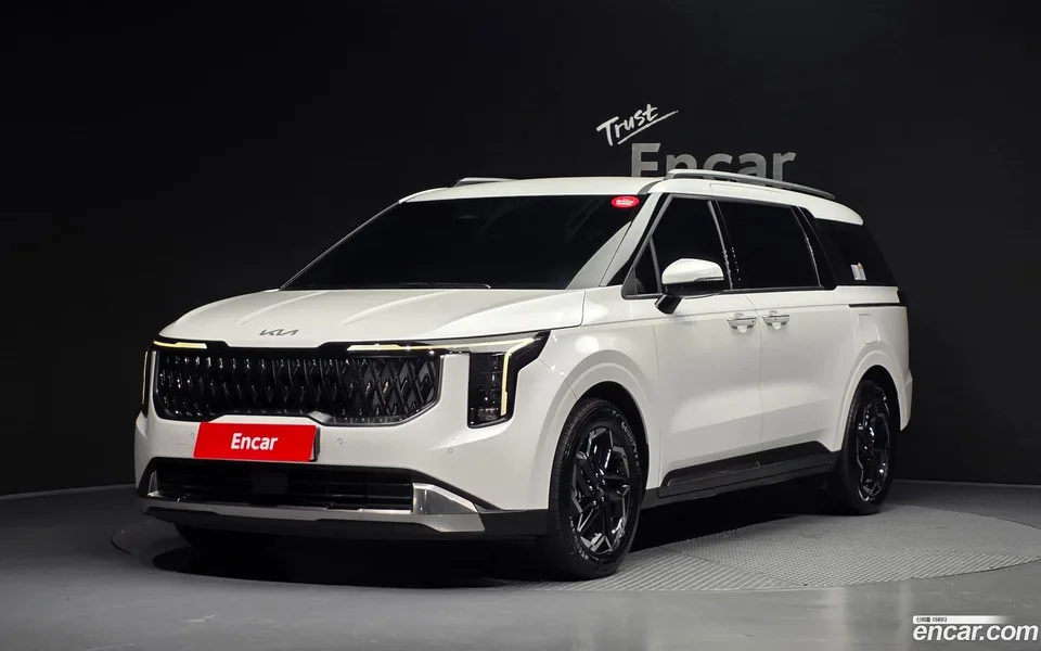 Kia Carnival 9 2023 — photo 1, buy with delivery to Moscow