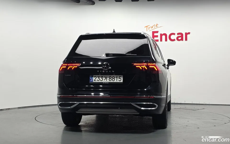 Volkswagen Tiguan Allspace 2.0 TSI 2023 — миниатюра 4