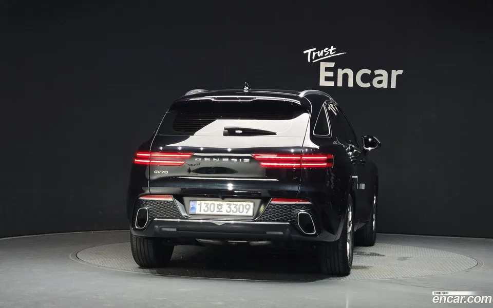 Genesis GV70 2.5T 2WD 2023 — thumbnail 4