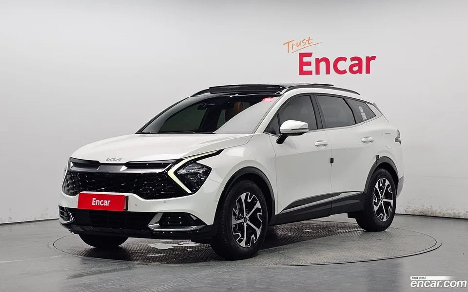 Kia Sportage Hybrid 2WD 2022 — photo 1, buy with delivery to Moscow