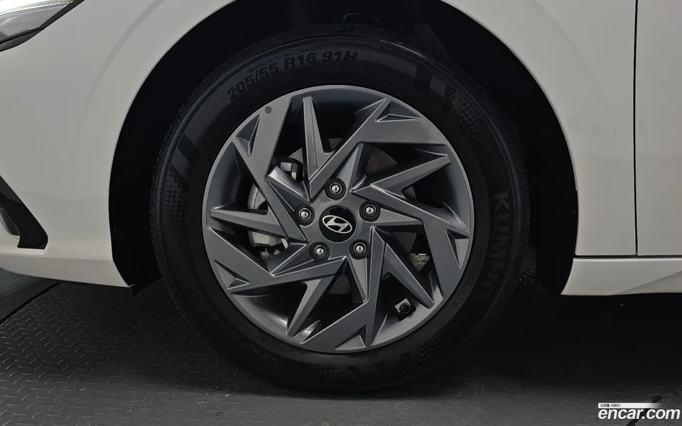 Hyundai Avante CN7 1.6 2024 — thumbnail 2