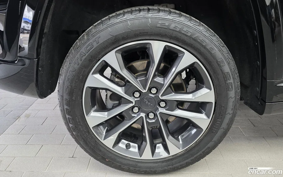 Jeep Grand Cherokee 3.6 2023 — thumbnail 2