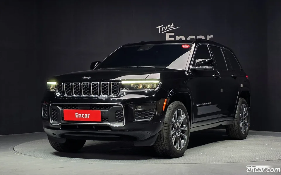 Jeep Grand Cherokee 3.6 2023 — photo 1, buy with delivery to Moscow