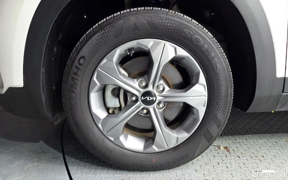 Kia Seltos 1.6 2WD 2023 — thumbnail 2