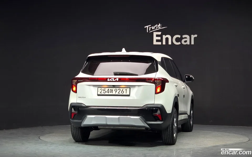 Kia Seltos 1.6 2WD 2023 — thumbnail 4