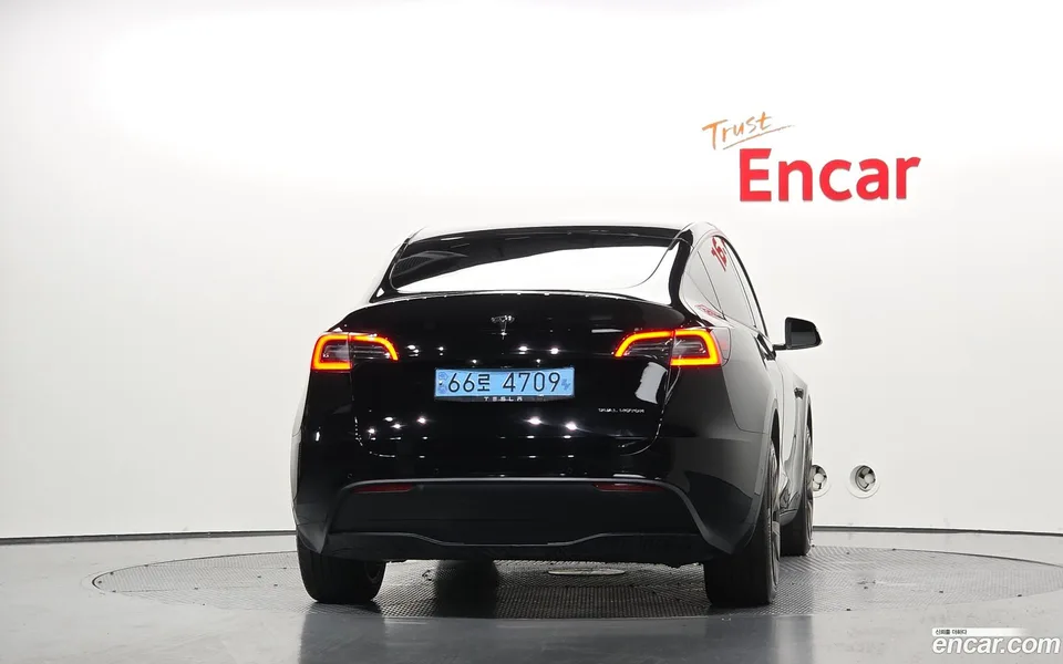 Tesla Model Y AWD 2022 — thumbnail 4