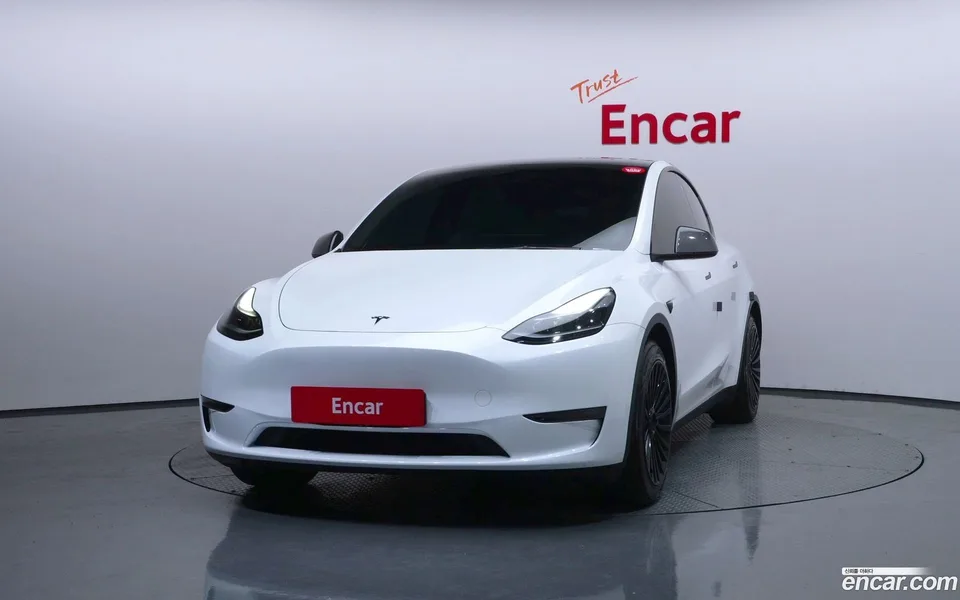 Tesla Model Y RWD 2023 — thumbnail 3