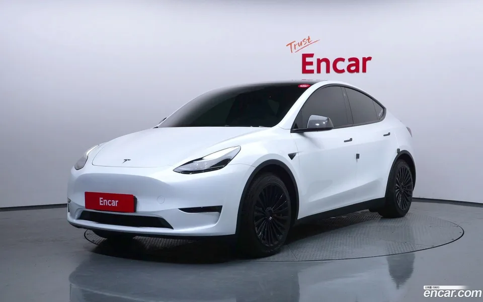 Tesla Model Y RWD 2023 — photo 1, buy with delivery to Moscow