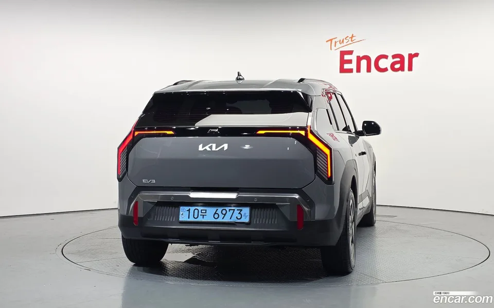 Kia EV3 2WD 2025 — thumbnail 4