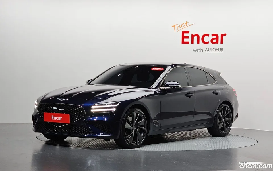 Genesis G70 Shooting Brake 2.0T 2WD 2022 — photo 1, buy with delivery to Moscow