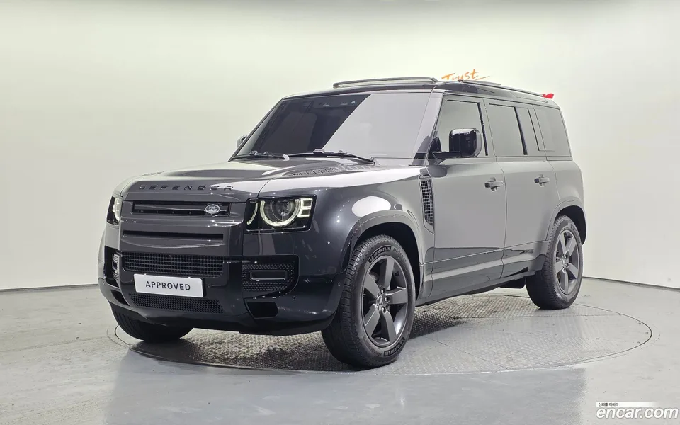 Land Rover Defender 110 P300 X- SE 2025 — photo 1, buy with delivery to Moscow