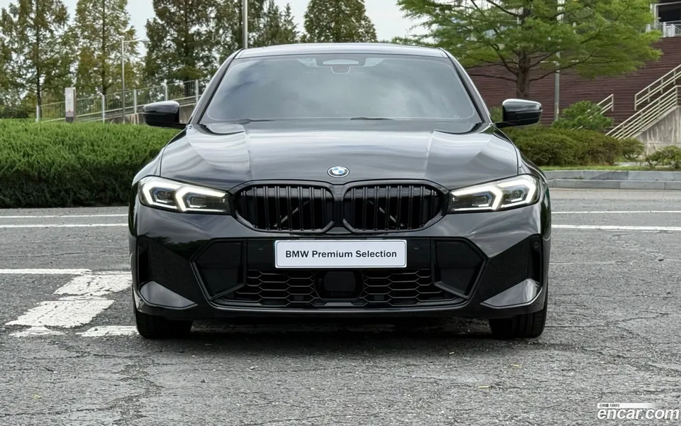 BMW 3 Series 320i M 2022 — thumbnail 3