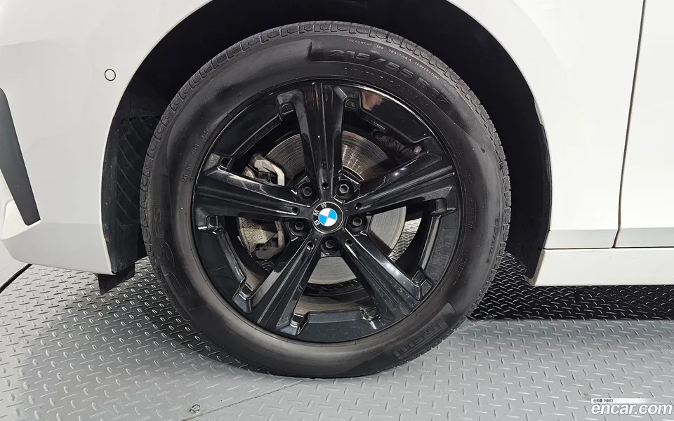BMW 2 Series Active Tourer 220i 2024 — thumbnail 2