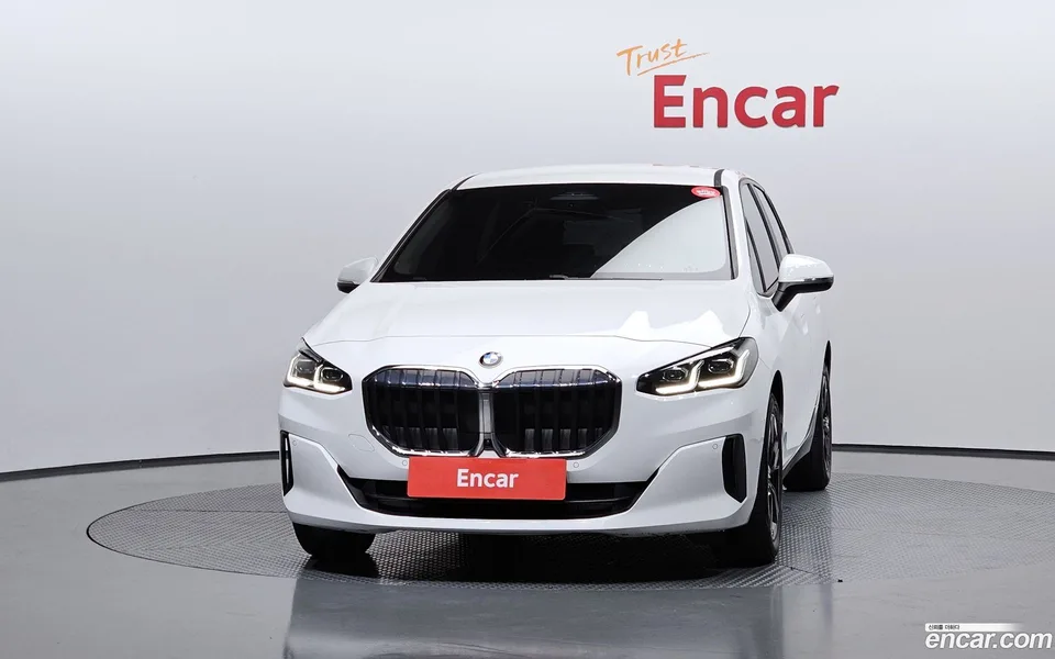BMW 2 Series Active Tourer 220i 2024 — thumbnail 3