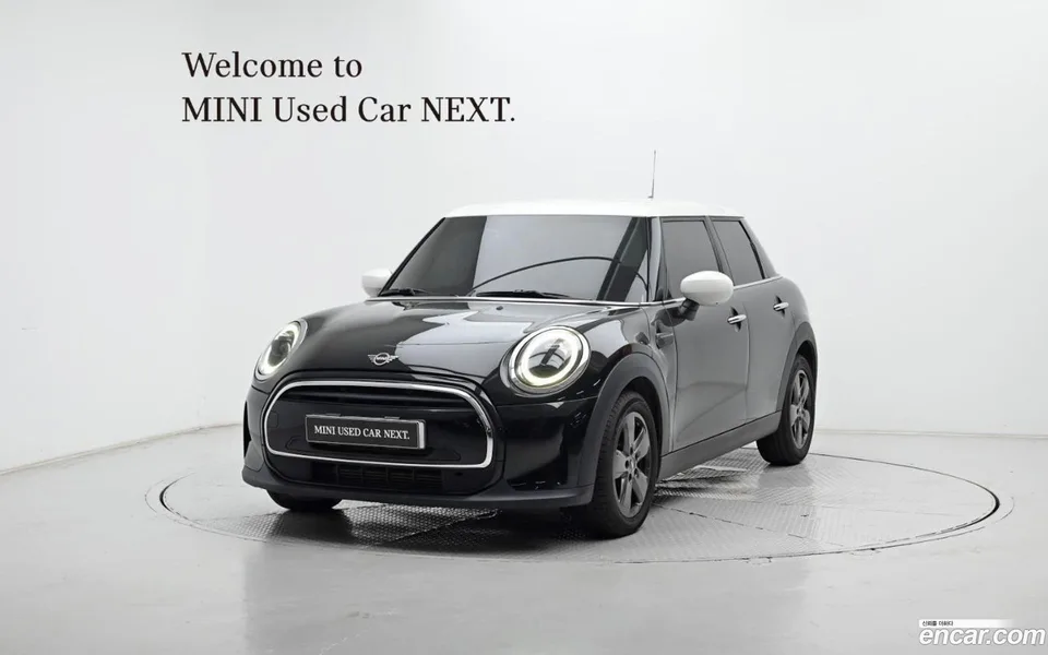MINI Cooper 5 2022 — photo 1, buy with delivery to Moscow