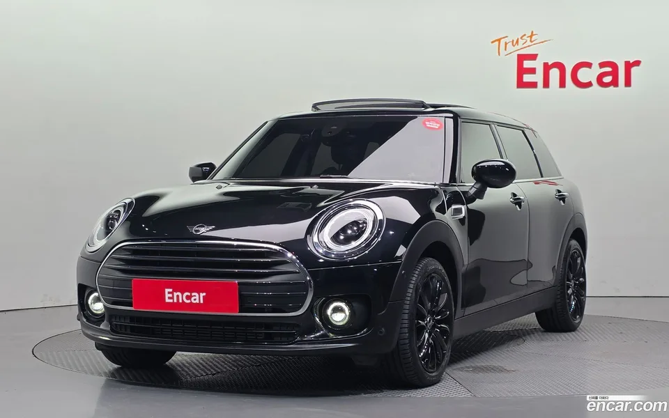 MINI Cooper Clubman 2023 — photo 1, buy with delivery to Moscow