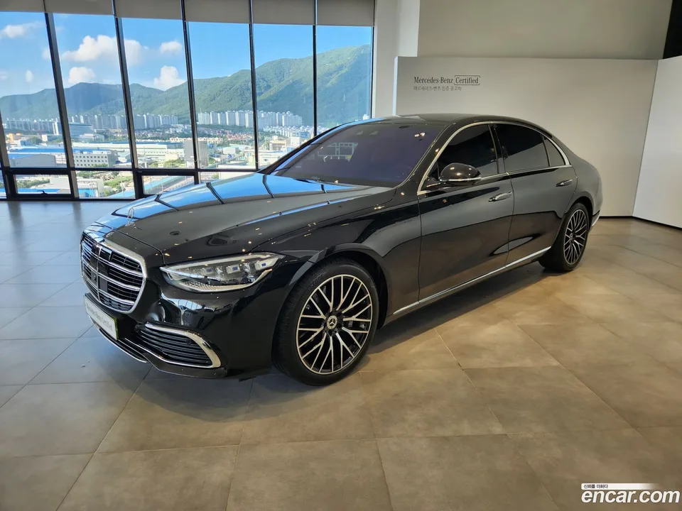 Mercedes-Benz S-Class 2025