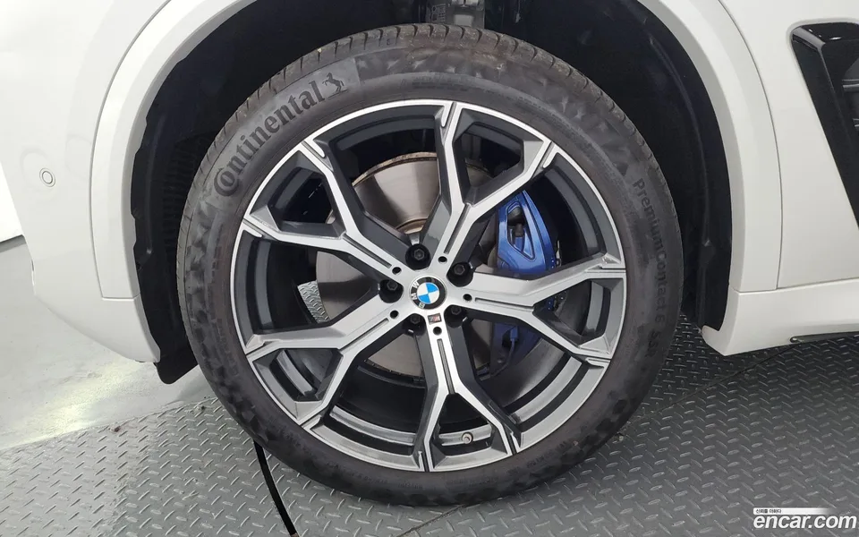 BMW X5 xDrive 40i M 2025 — thumbnail 2