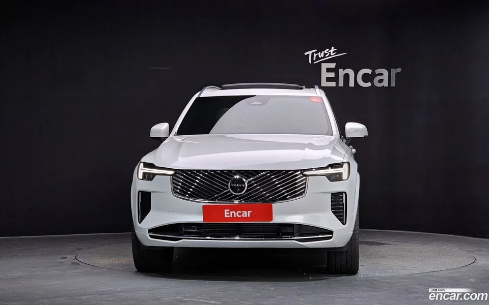 Volvo XC90 T8 2025 — thumbnail 3