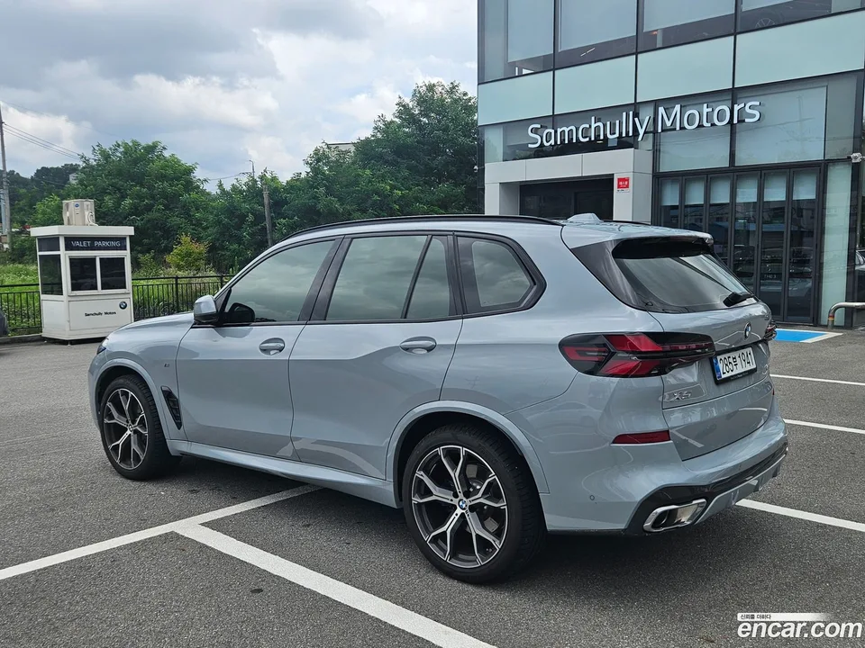 BMW X5 xDrive 40i M 2025 — thumbnail 4