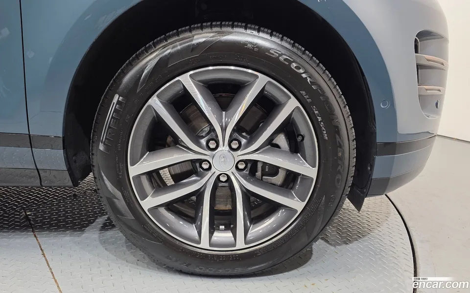 Land Rover Range Rover Evoque P250 SE 2024 — thumbnail 2