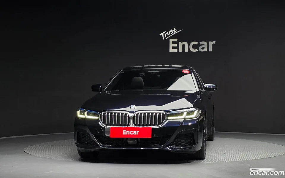 BMW 5 Series 530i xDrive M 2023 — thumbnail 3