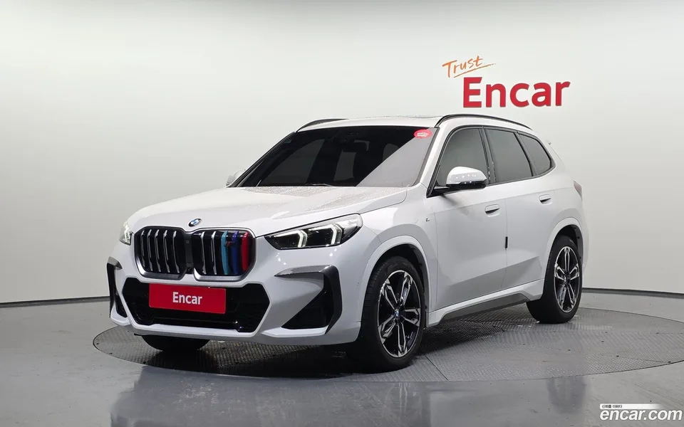 BMW X1 sDrive 20i M 2023 — photo 1, buy with delivery to Moscow