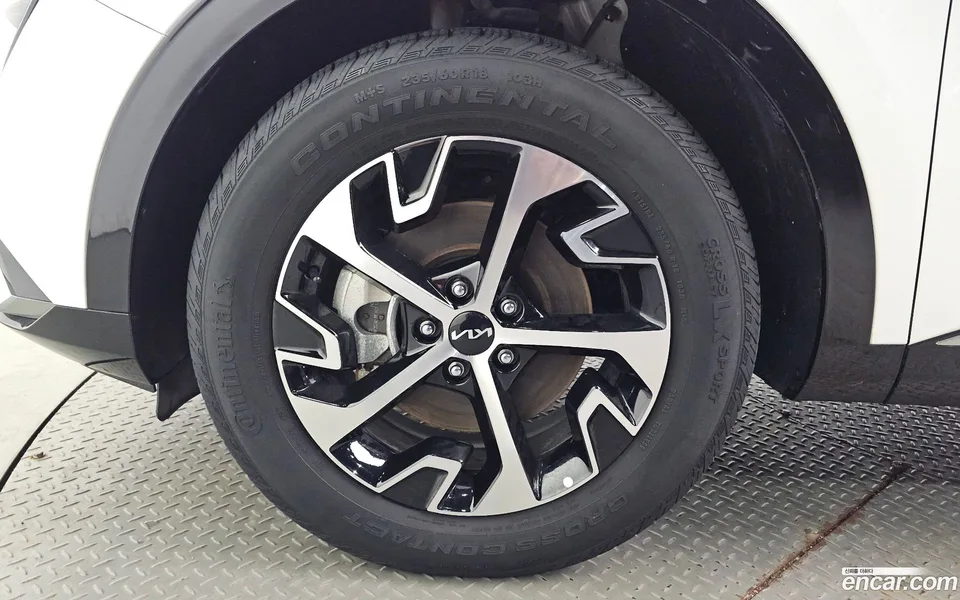 Kia Sportage Hybrid 2WD 2024 — thumbnail 2