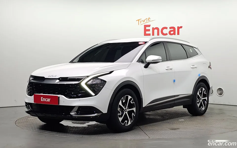 Kia Sportage Hybrid 2WD 2024 — photo 1, buy with delivery to Moscow