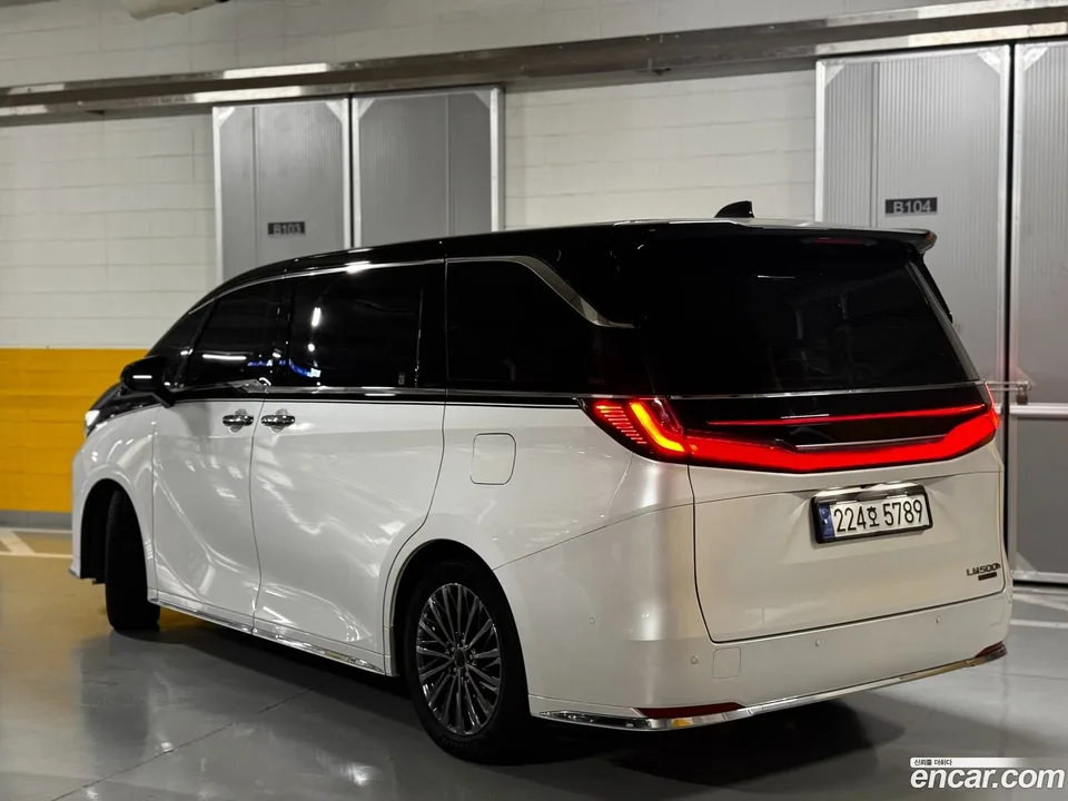 Lexus LM 500h 2024 — thumbnail 4