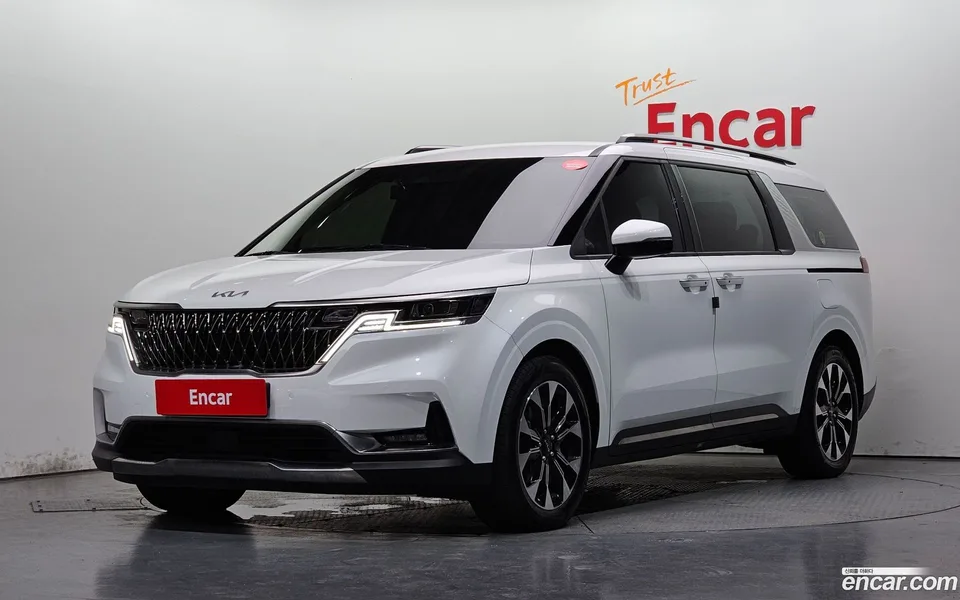 Kia Carnival 7 2022 — photo 1, buy with delivery to Moscow