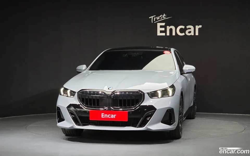 BMW 5 Series 530i xDrive M 2025 — thumbnail 3