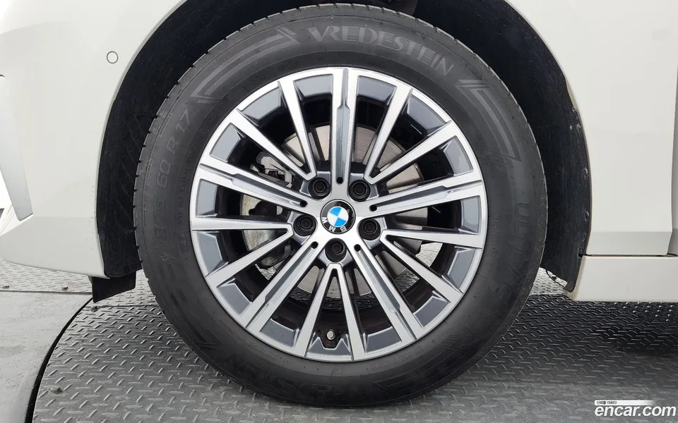 BMW 2 Series Active Tourer 220i 2025 — thumbnail 5