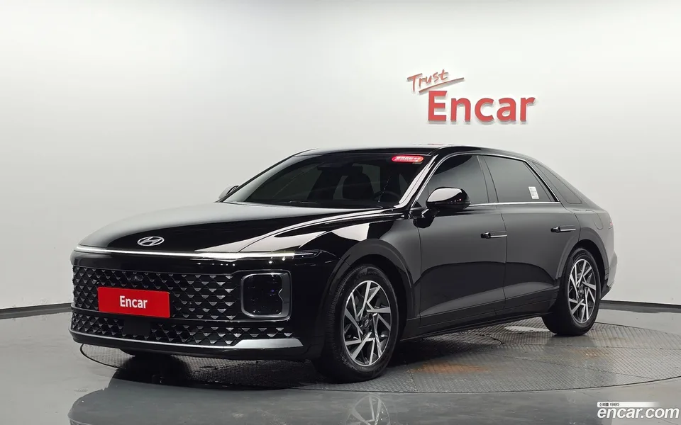 Hyundai Grandeur 2.5 2WD 2023 — photo 1, buy with delivery to Moscow